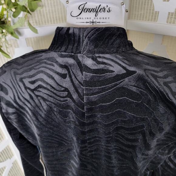 Chico's NWT Black Crushed Velvet Embossed Zebra Print Longline Jacket Size 8/10 - Picture 8 of 12